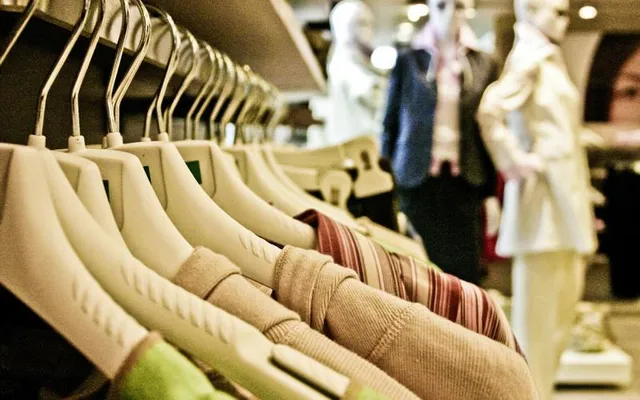 585 entreprises du marché français du commerce de détail d’habillement ont vu leur valeur chuter